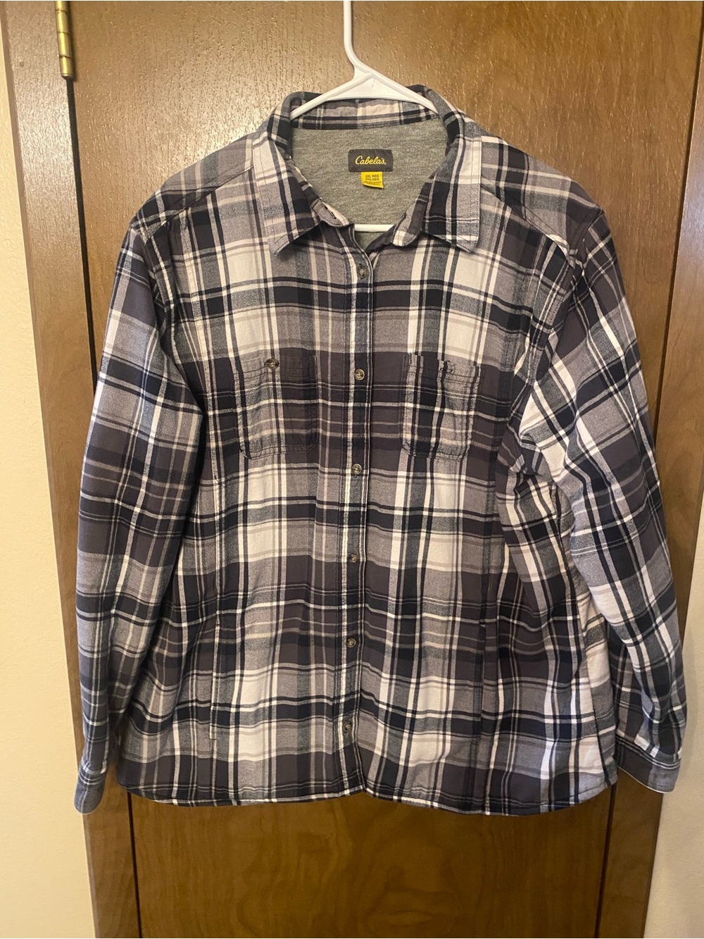 Cabela's Black and White Plaid Lightweight Shirt Jacket